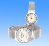 Fashion wrist watch direct import online wholesale fashion watch set in white round face and bracelet band design. Stainless steel, water resistance, high quality piece in the most competitive price offered!