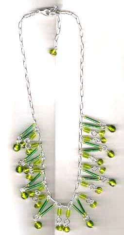 Costume and fashion jewelry online shop wholesale green beaded fashion choker necklace. Shine youself up with this beautiful chain necklace. 