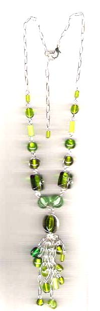 Elegant beaded necklace jewelry manufacturers direct import fashion green beded necklace with beaded pendant dangle. A beauty you can not resist!